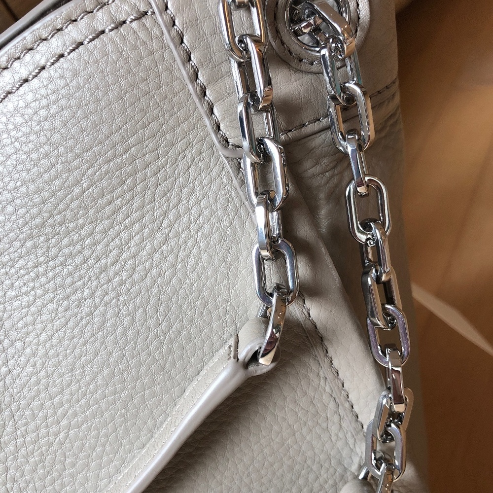 🔥NEW w/TAGS🔥Tory Burch Britten Tote—French Gray - Picture 7 of 14